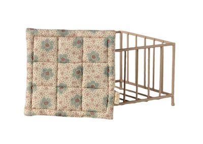 playpen with rose patterned mattress