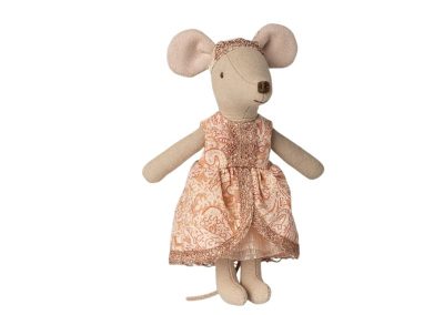 princess big sister in pink dress